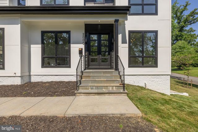 2000 OSWALD PL, Falls Church, VA 22043