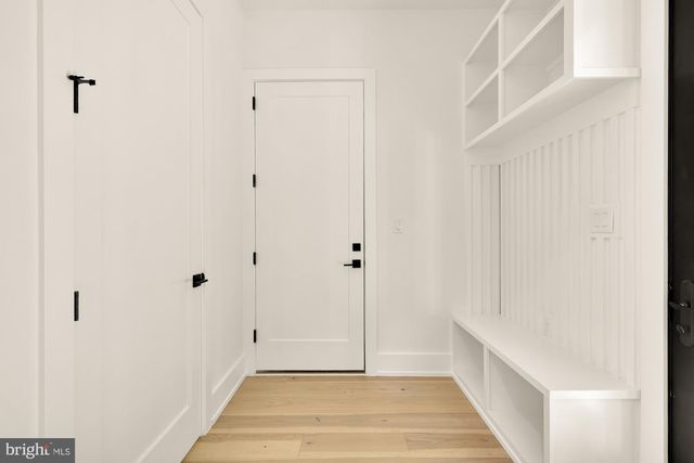 2000 OSWALD PL, Falls Church, VA 22043