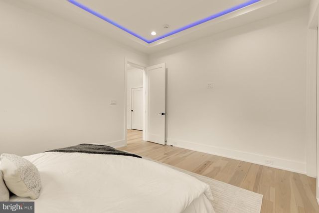 2000 OSWALD PL, Falls Church, VA 22043
