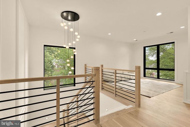 2000 OSWALD PL, Falls Church, VA 22043