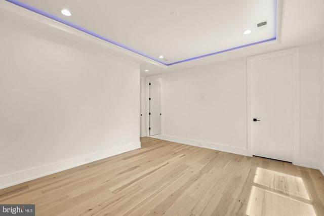 2000 OSWALD PL, Falls Church, VA 22043