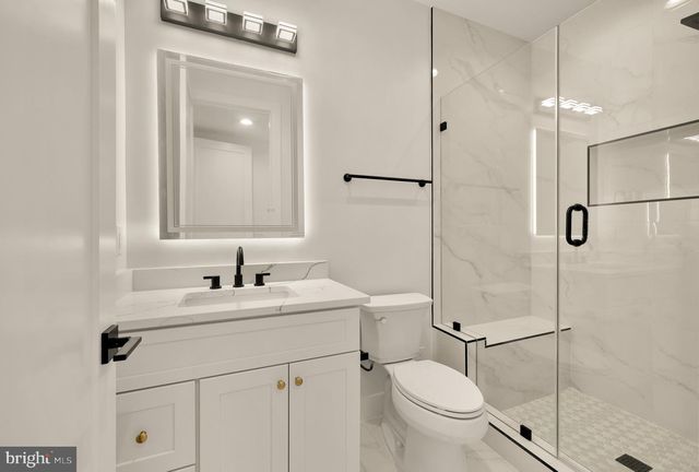 2000 OSWALD PL, Falls Church, VA 22043
