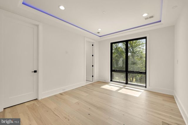 2000 OSWALD PL, Falls Church, VA 22043