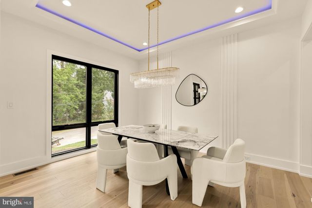 2000 OSWALD PL, Falls Church, VA 22043