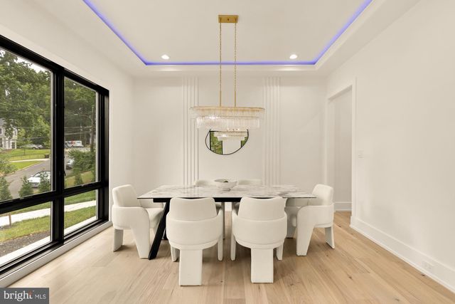 2000 OSWALD PL, Falls Church, VA 22043