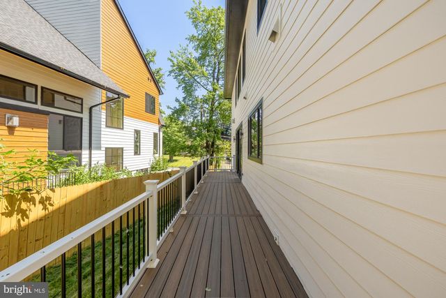 2000 OSWALD PL, Falls Church, VA 22043
