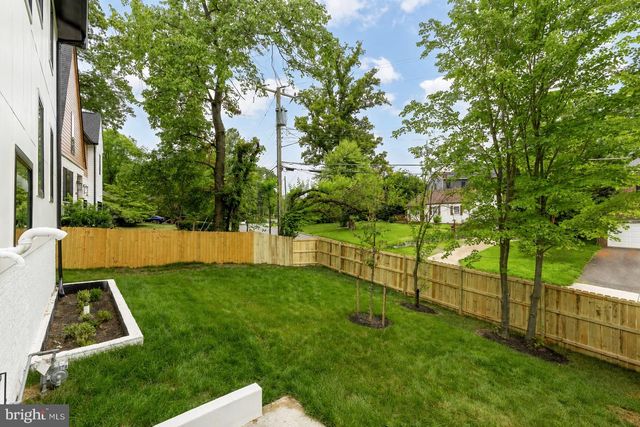 2000 OSWALD PL, Falls Church, VA 22043