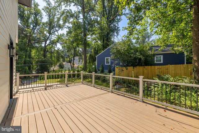 2000 OSWALD PL, Falls Church, VA 22043