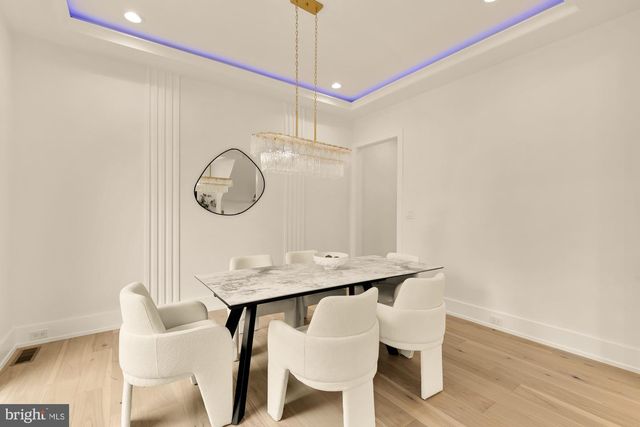 2000 OSWALD PL, Falls Church, VA 22043