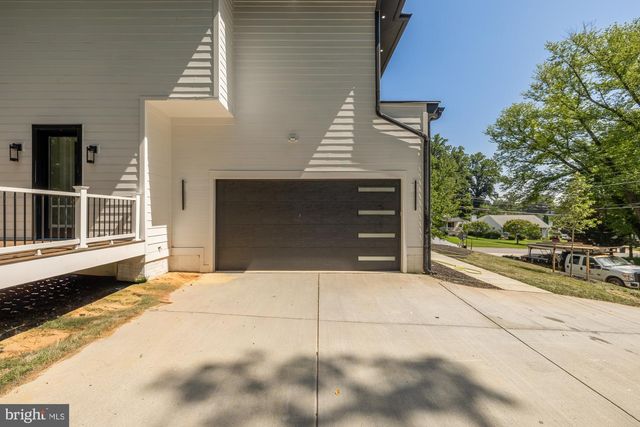 2000 OSWALD PL, Falls Church, VA 22043
