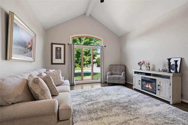 54856 Whitby Way, Shelby Twp, MI 48316