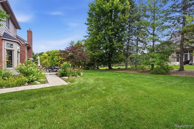 54856 Whitby Way, Shelby Twp, MI 48316