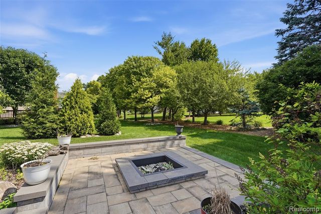 54856 Whitby Way, Shelby Twp, MI 48316