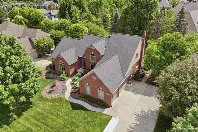 54856 Whitby Way, Shelby Twp, MI 48316