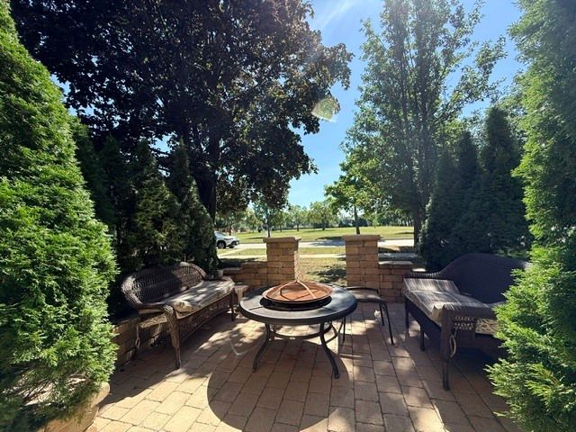 610 W Lonnquist Boulevard, Mount Prospect, IL 60056