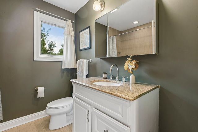 610 W Lonnquist Boulevard, Mount Prospect, IL 60056