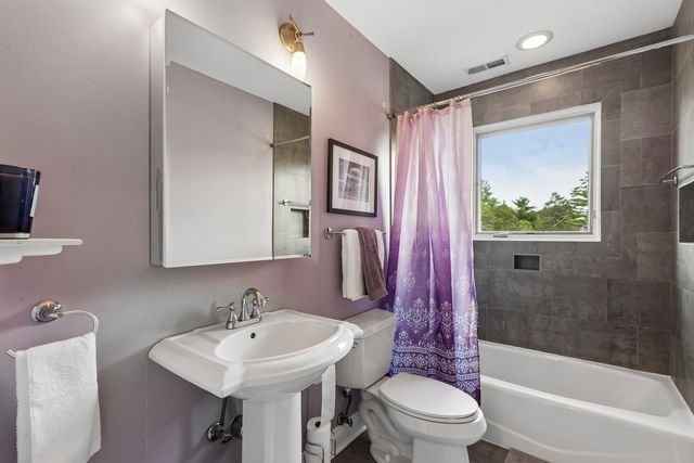 610 W Lonnquist Boulevard, Mount Prospect, IL 60056