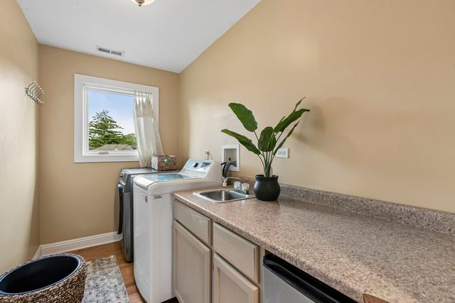 610 W Lonnquist Boulevard, Mount Prospect, IL 60056