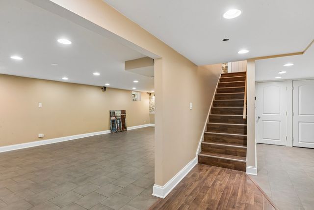 610 W Lonnquist Boulevard, Mount Prospect, IL 60056