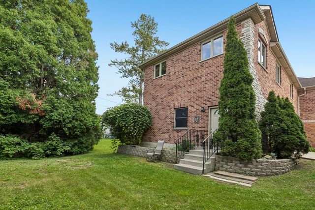 610 W Lonnquist Boulevard, Mount Prospect, IL 60056