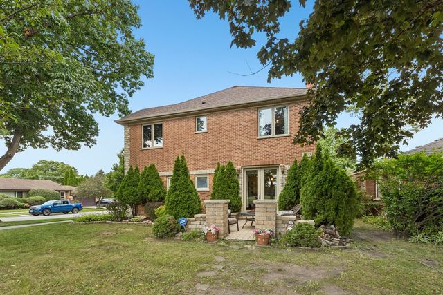 610 W Lonnquist Boulevard, Mount Prospect, IL 60056