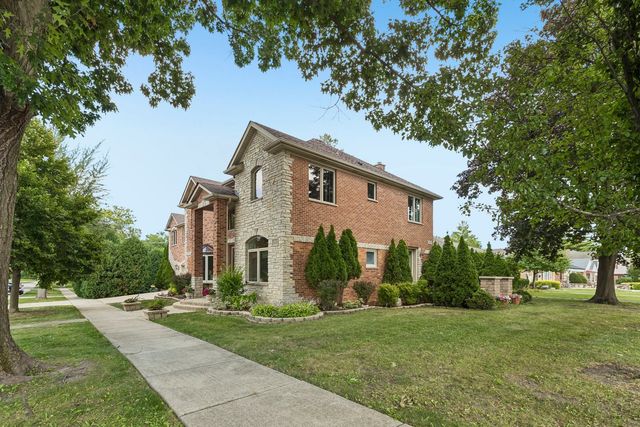 610 W Lonnquist Boulevard, Mount Prospect, IL 60056
