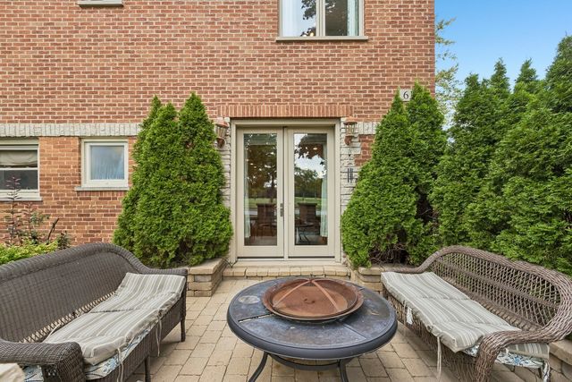 610 W Lonnquist Boulevard, Mount Prospect, IL 60056