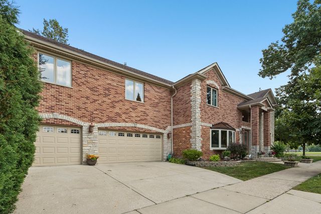 610 W Lonnquist Boulevard, Mount Prospect, IL 60056