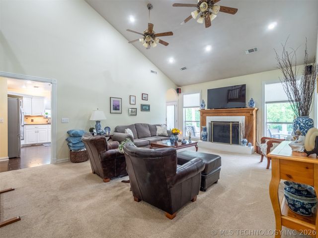 11 Georgetown, Mcalester, OK 74501