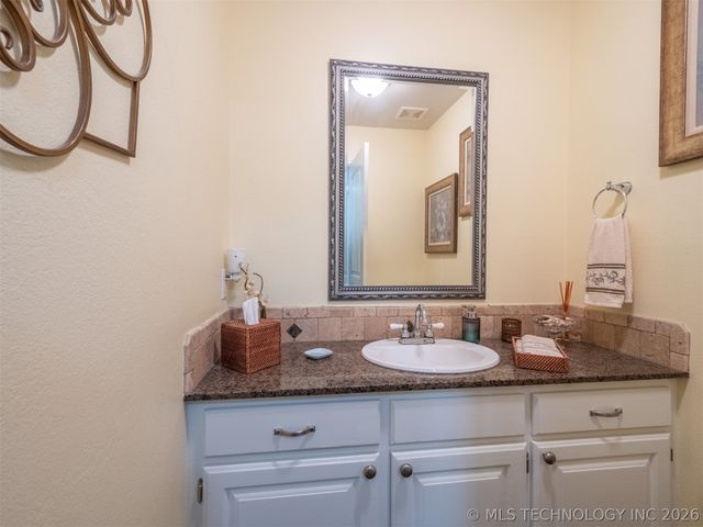 11 Georgetown, Mcalester, OK 74501