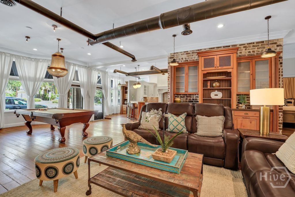 Image 10 of property listing at 1014 Abercorn Street, Savannah, GA 31401