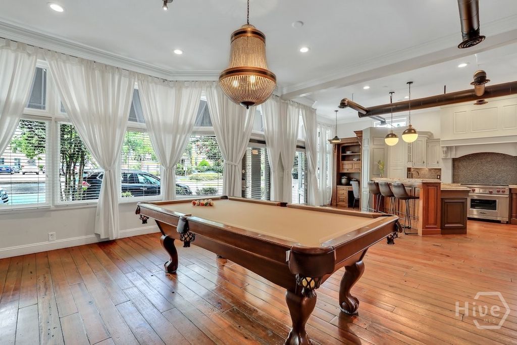 Image 20 of property listing at 1014 Abercorn Street, Savannah, GA 31401