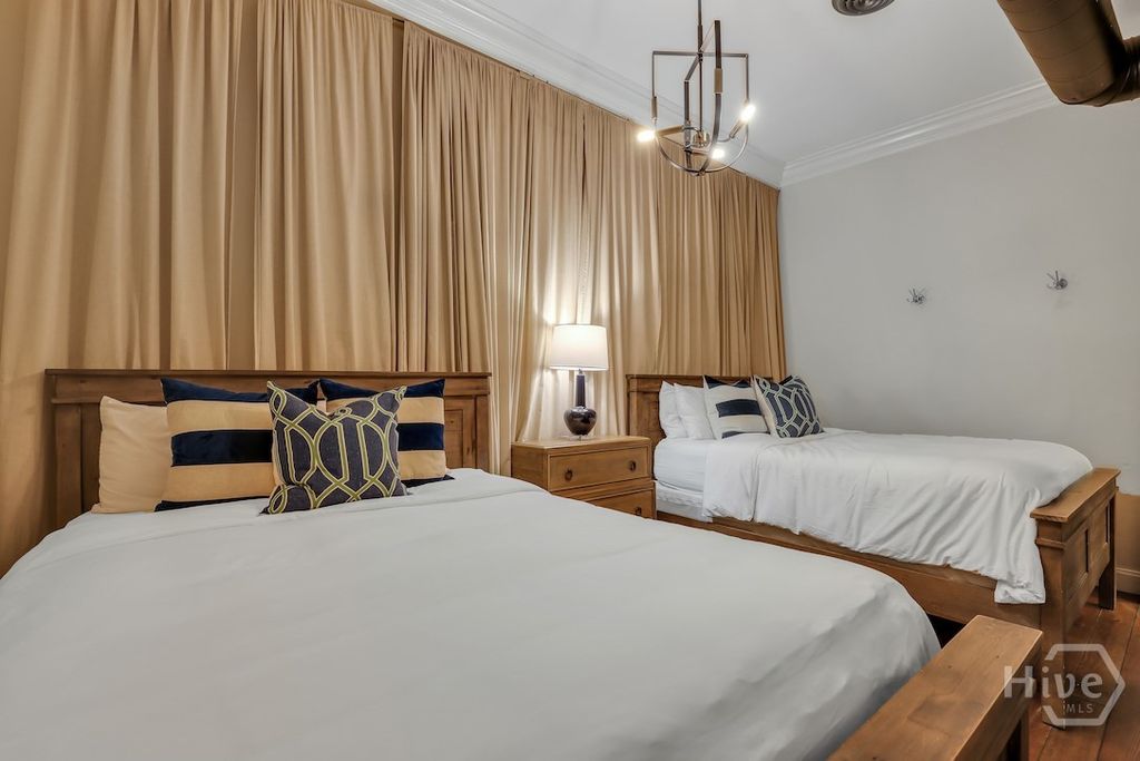 Image 22 of property listing at 1014 Abercorn Street, Savannah, GA 31401