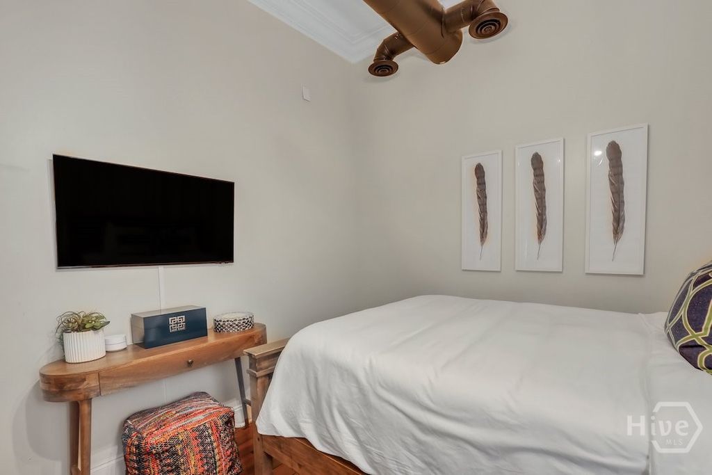 Image 23 of property listing at 1014 Abercorn Street, Savannah, GA 31401