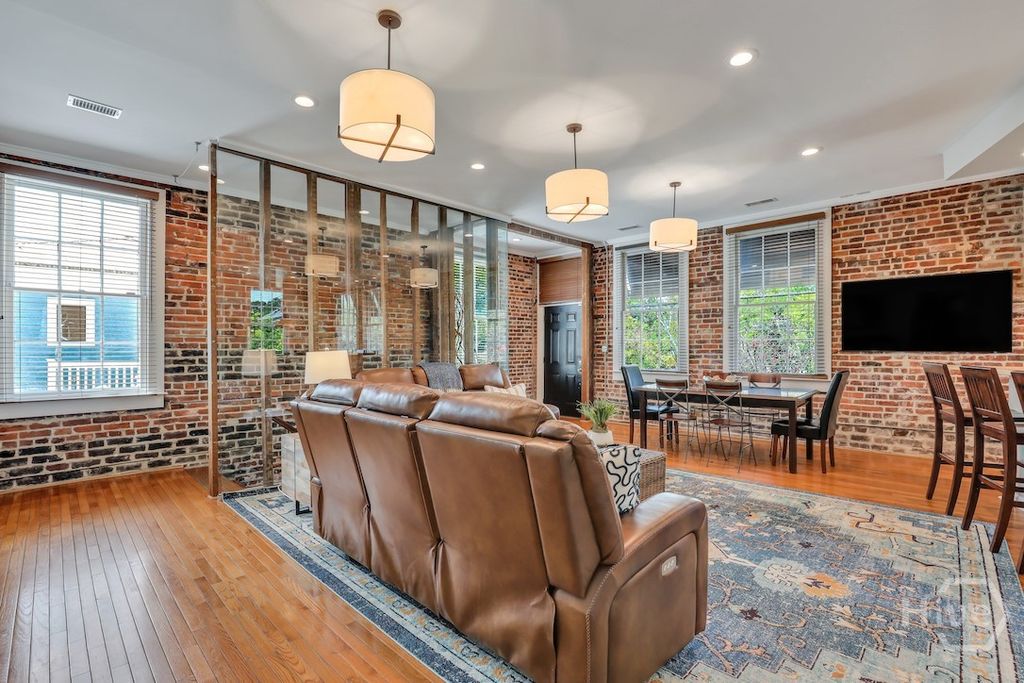 Image 39 of property listing at 1014 Abercorn Street, Savannah, GA 31401