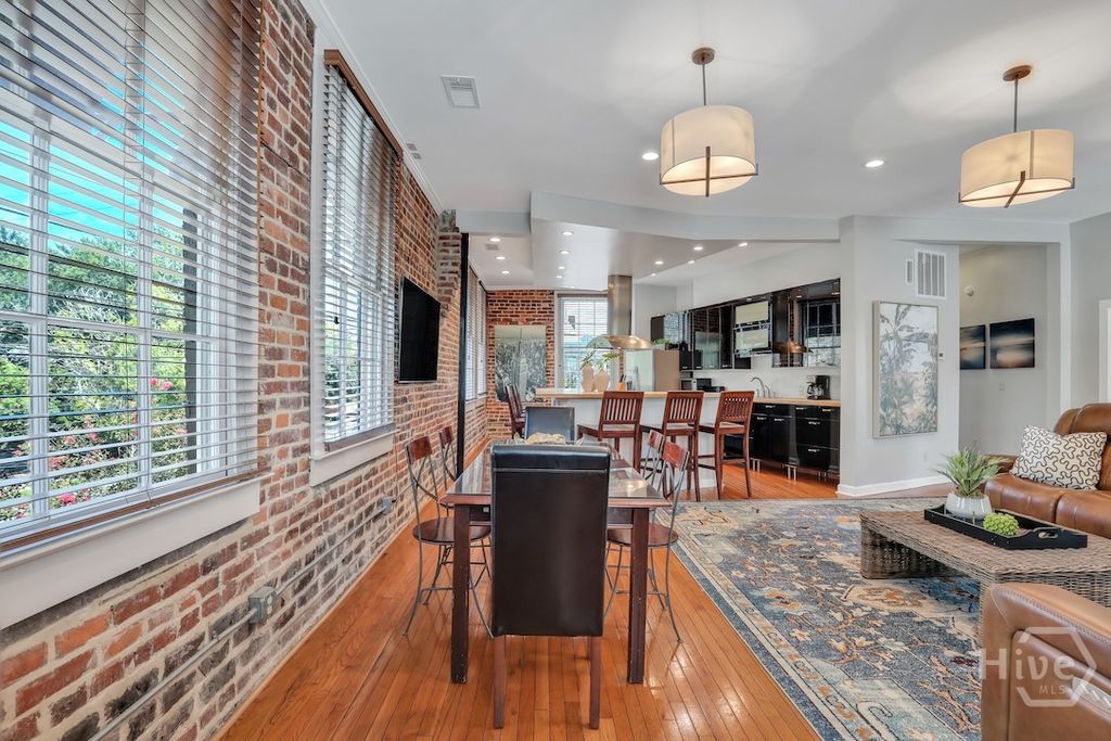 Image 41 of property listing at 1014 Abercorn Street, Savannah, GA 31401