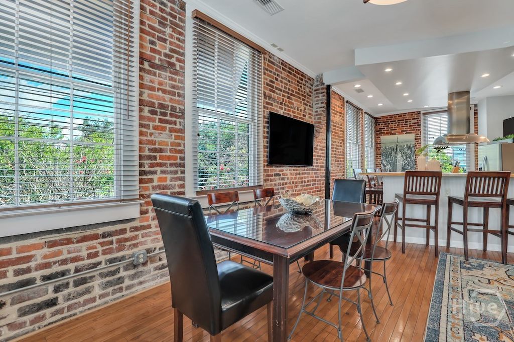 Image 42 of property listing at 1014 Abercorn Street, Savannah, GA 31401