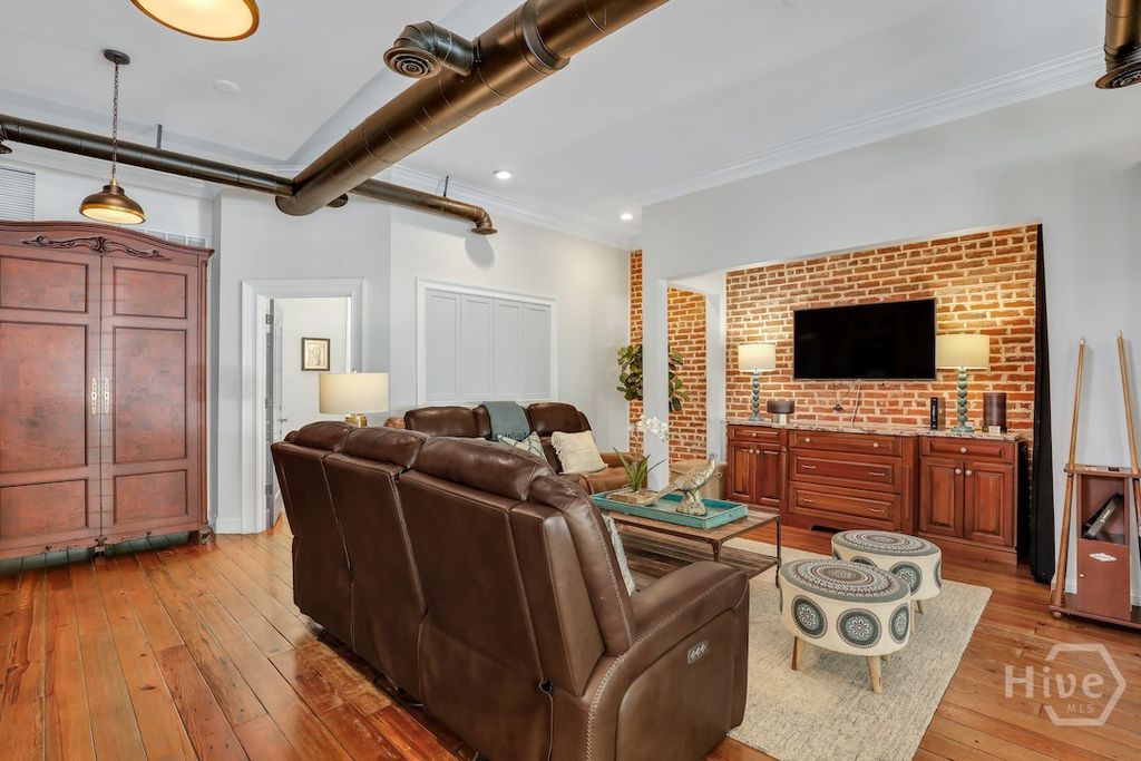 Image 71 of property listing at 1014 Abercorn Street, Savannah, GA 31401