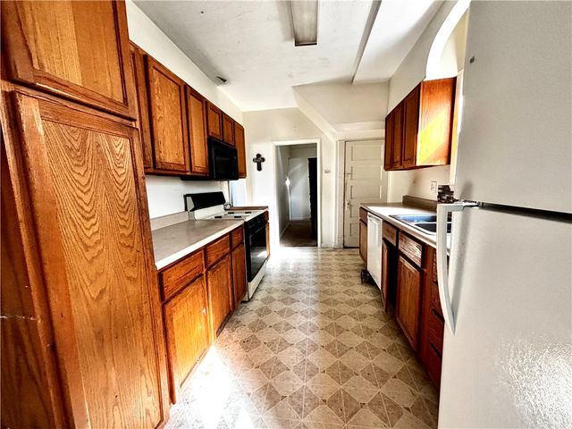 1239 6th Ave, Ford City Boro, PA 16226