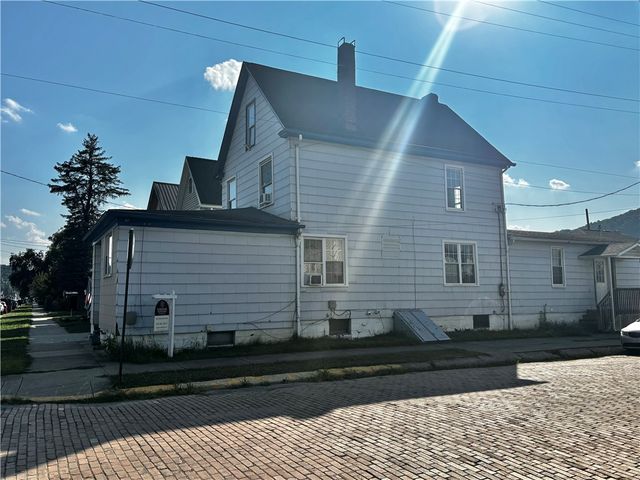 1239 6th Ave, Ford City Boro, PA 16226