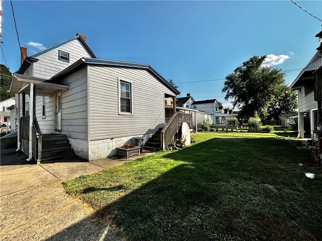 1239 6th Ave, Ford City Boro, PA 16226