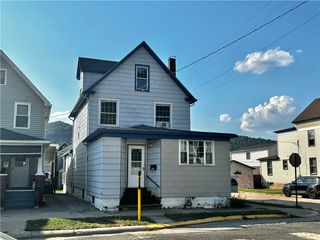 1239 6th Ave, Ford City Boro, PA 16226