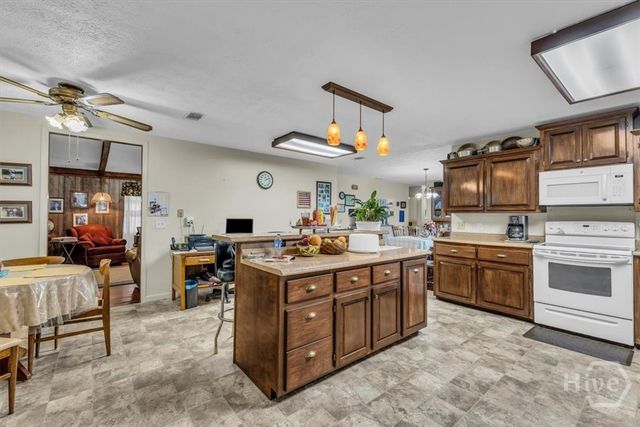 535 Wilma Edwards Road, Pembroke, GA 31321