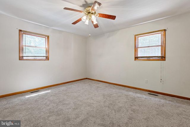 19 PINE LN, North East, MD 21901