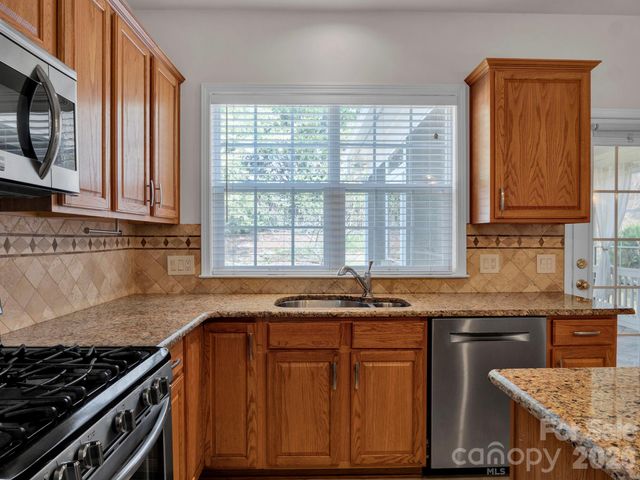 11126 Maplehurst Drive, Charlotte, NC 28277