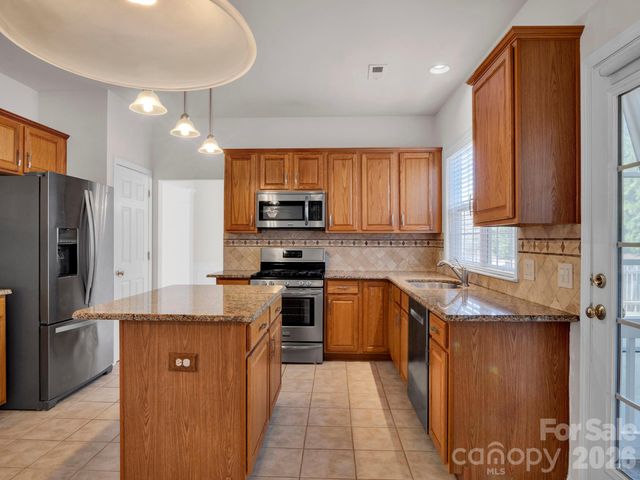 11126 Maplehurst Drive, Charlotte, NC 28277