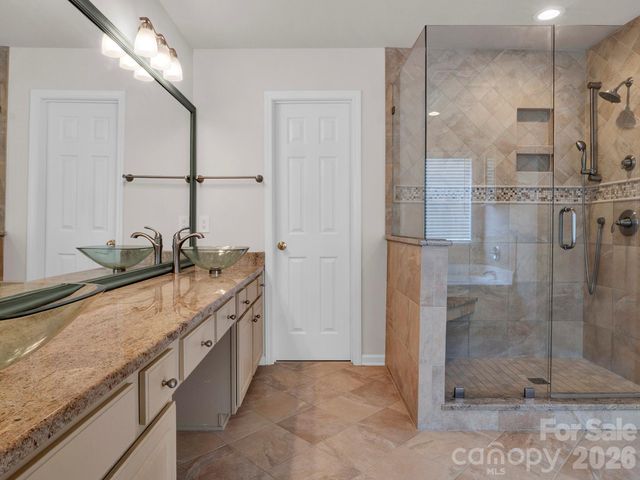 11126 Maplehurst Drive, Charlotte, NC 28277