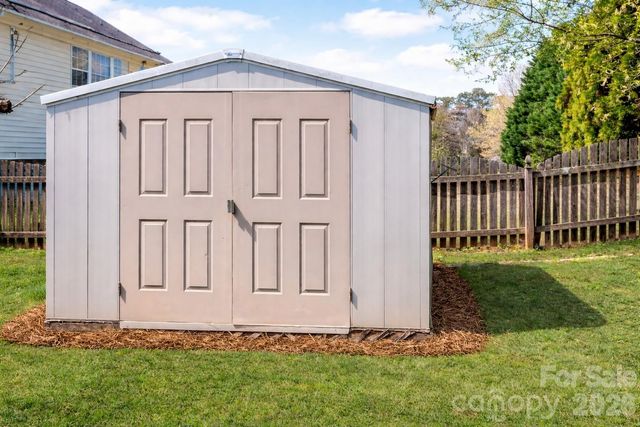 11126 Maplehurst Drive, Charlotte, NC 28277