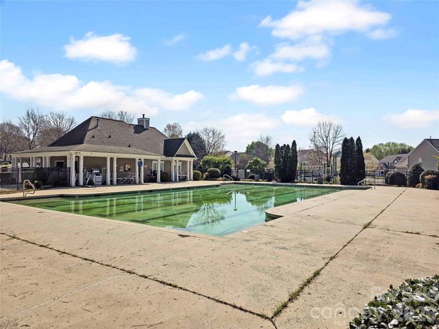 11126 Maplehurst Drive, Charlotte, NC 28277