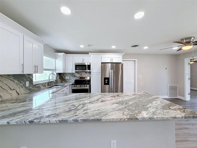 307 87TH AVENUE NE, St Petersburg, FL 33702